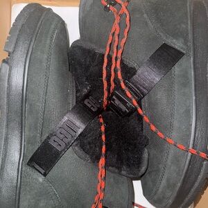 Women’s uggs size 11